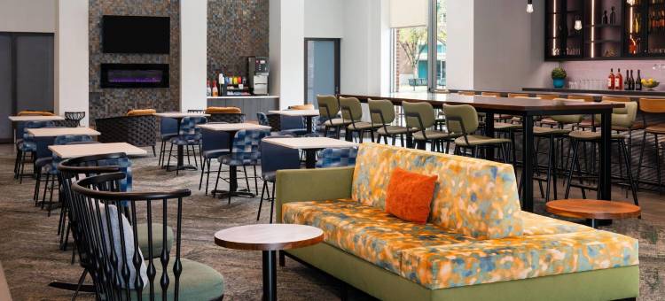 查塔努加市中心/南部拉昆塔温德姆酒店及套房(La Quinta Inn & Suites by Wyndham Chattanooga Downtown/South)图片