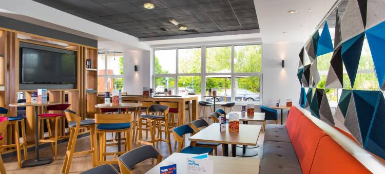 Holiday Inn Express 特伦特河畔的伯顿后(Holiday Inn Express BURTON UPON TRENT by IHG)图片