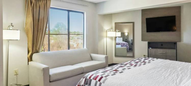 布拉格堡费耶特维尔红顶套房酒店(Red Roof Inn & Suites Fayetteville - Fort Bragg)图片