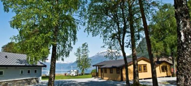 金沙维克露营酒店(Kinsarvik Camping)图片