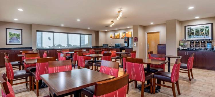 佛罗伦萨浅滩区舒适套房酒店(Comfort Suites Florence Shoals Area)图片