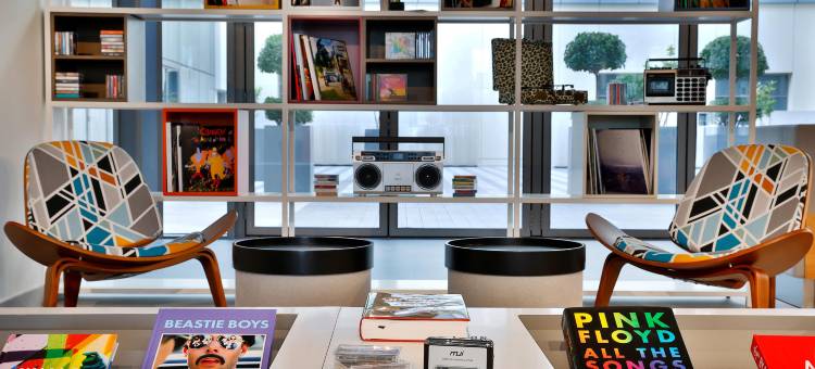 迪拜阿尔米纳雅乐轩酒店(Aloft Al Mina, Dubai)图片