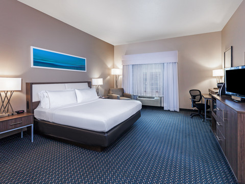 法尔洲际智选假日套房酒店