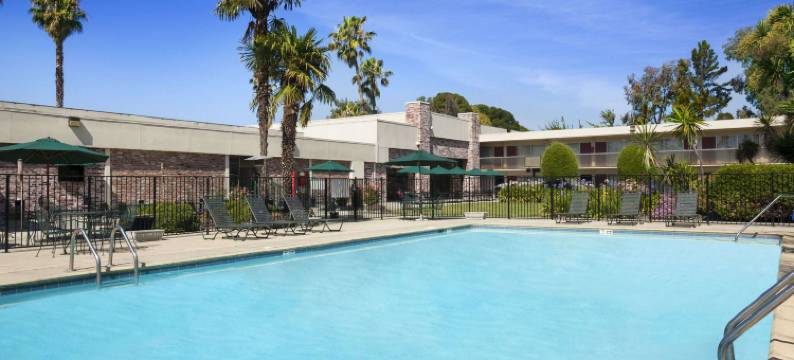 森尼维耳硅谷温德姆华美达酒店(Ramada by Wyndham Sunnyvale/Silicon Valley)图片