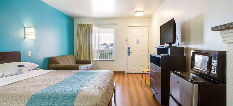 205波特兰6号购物汽车旅馆(Motel 6 Portland, or  Mall 205)图片