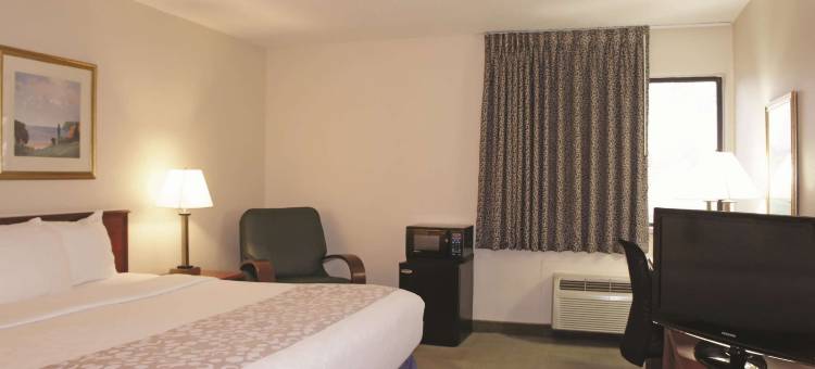 奥马哈西南拉昆塔温德姆酒店(La Quinta Inn by Wyndham Omaha Southwest)图片