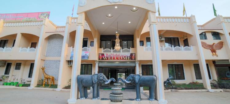 OYO 37826 Rajmahal Khindsi Resort图片