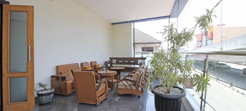 红多兹酒店-靠近311大学(RedDoorz Near Uns Solo)图片