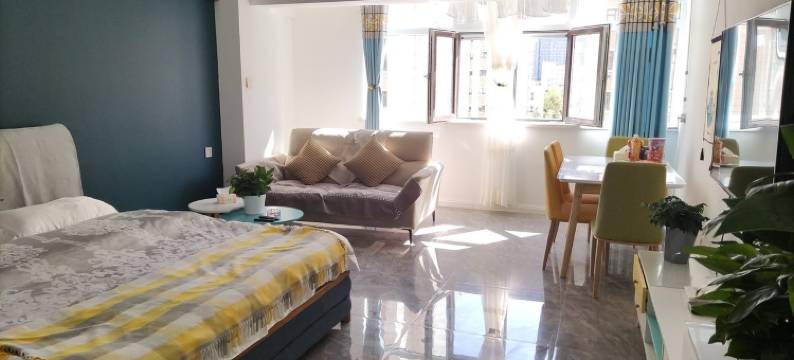 无疆伊宁店民宿(上海北路分店)图片