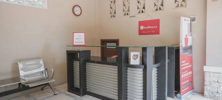 红多兹伊斯兰酒店-近占碑贾姆托斯2号(RedDoorz Syariah Near Jamtos Jambi 2)图片