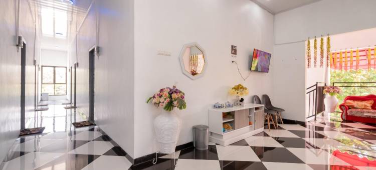 红多兹酒店-近楠榜白沙瓦兰图古科克拉特(RedDoorz Near Tugu Coklat Pesawaran Lampung)图片