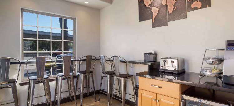 圣拉斐尔旅游宾馆(SureStay Hotel by Best Western San Rafael)图片