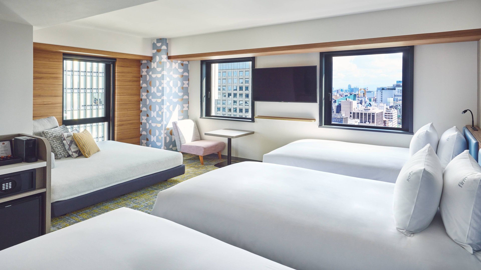 Holiday Inn Express Osaka City Centre - Midosuji Over view