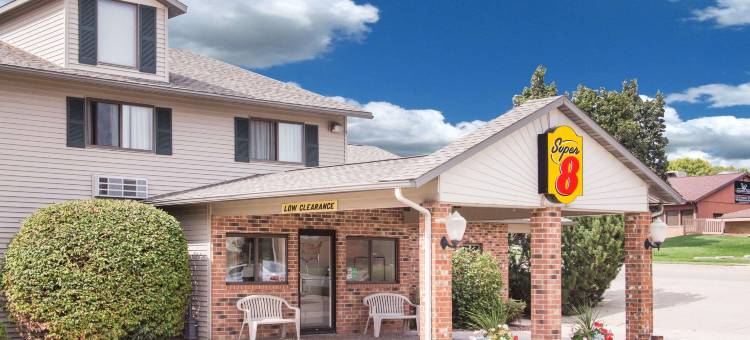 门罗温德姆速8酒店(Super 8 by Wyndham Monroe WI)图片