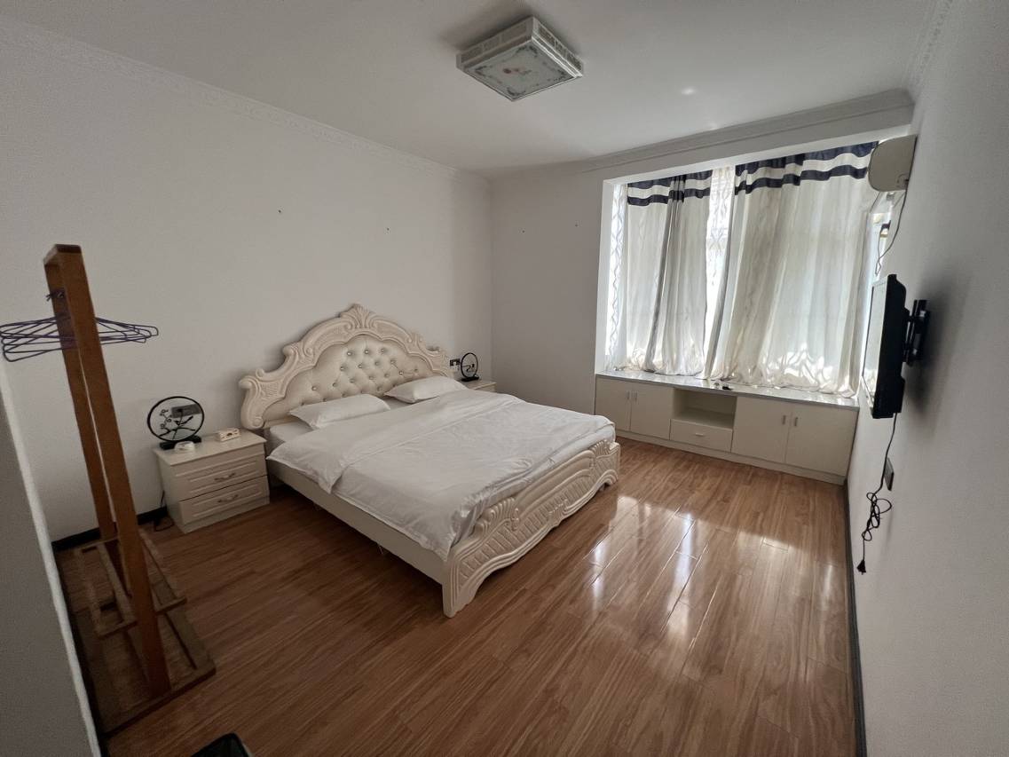 书画半亩公寓(中华路分店)