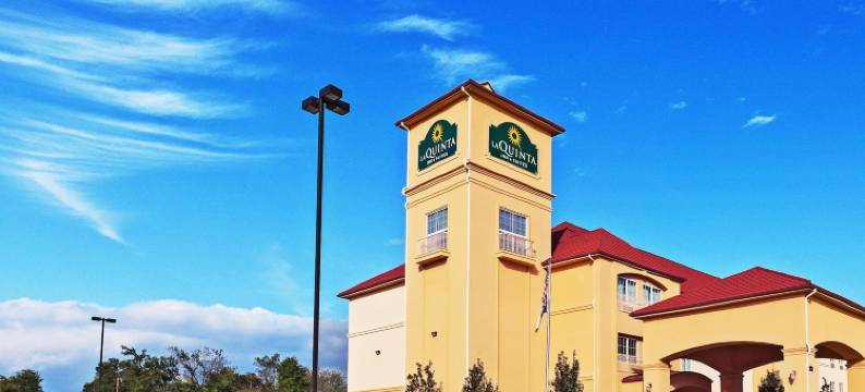 萨尔弗斯普林斯拉昆塔温德姆套房酒店(La Quinta Inn & Suites by Wyndham Sulphur Springs)图片