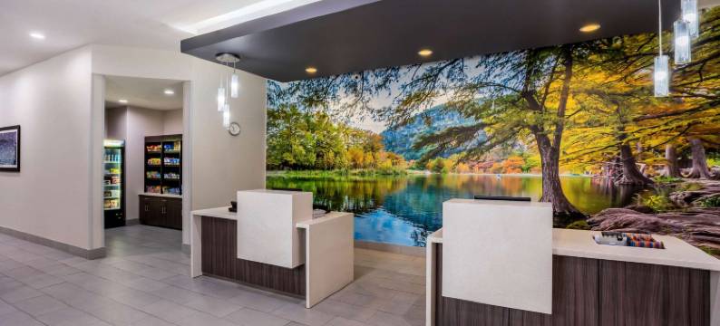 休斯顿赛普里斯拉昆塔温德姆套房酒店(La Quinta Inn & Suites by Wyndham Houston Cypress)图片