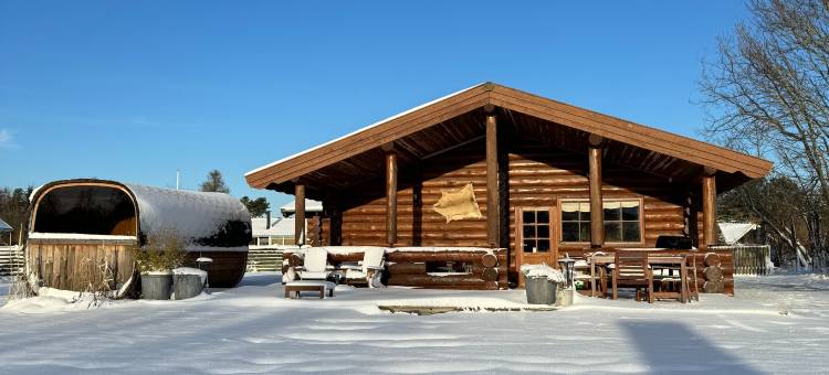 Fjordhygge, Cozy Log Retreat Near Sea & Forest - Sauna & Outdoor Living图片