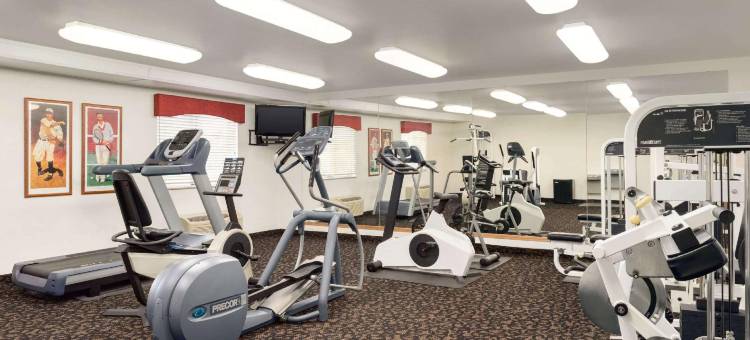 Travelodge by Wyndham Clinton Valley West Court图片