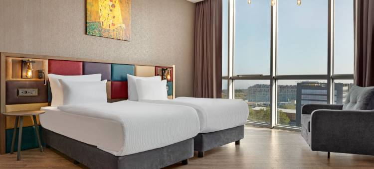 伊斯坦布尔阿维拉尔温德姆华美达安可酒店(Ramada Encore by Wyndham Istanbul Avcilar)图片