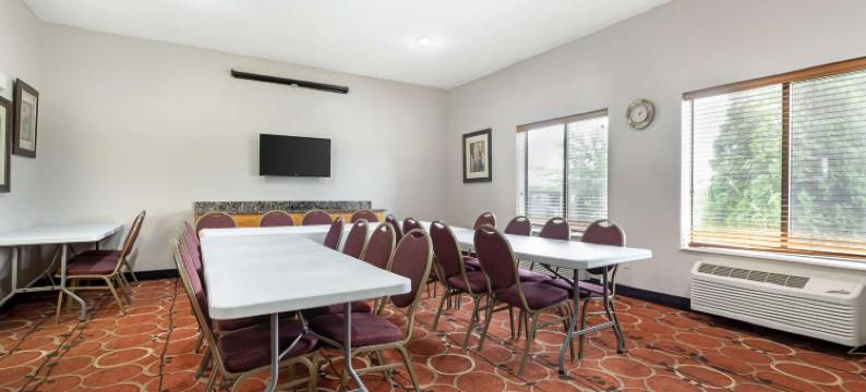 艾伯特利I-90/I-35贝斯特韦斯特优质酒店(Best Western Plus Albert Lea I-90/I-35 Hotel)图片