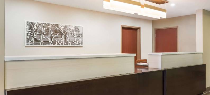 莫比尔萨拉兰北舒眠套房旅店(Sleep Inn & Suites North Mobile Saraland)图片