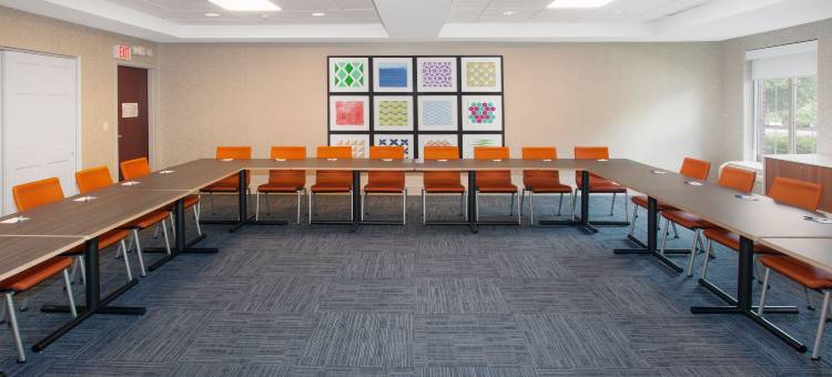 Holiday Inn Express 哈斯克尔中，韦恩区(Holiday Inn Express Haskell-Wayne Area)图片