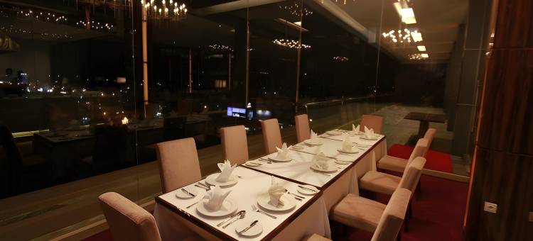 北干巴鲁阿斯诺夫皇家酒店(Royal Asnof Hotel Pekanbaru)图片