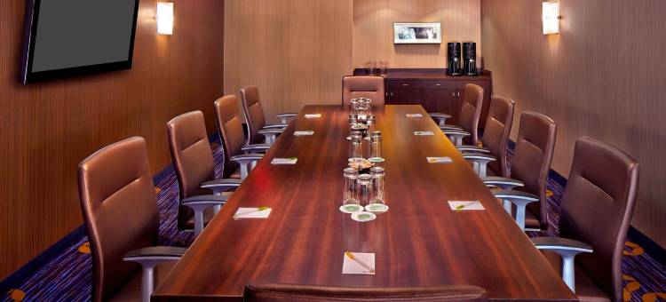 东奥兰多/UCF区万怡酒店(Courtyard Orlando East/UCF Area)图片