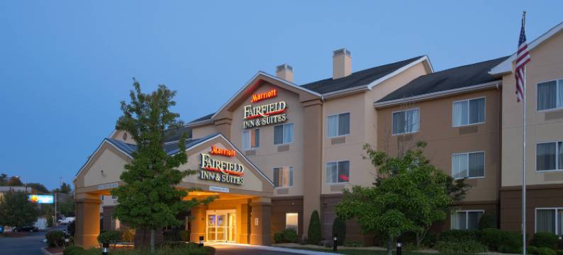 波士顿米尔福德万枫酒店(Fairfield Inn & Suites by Marriott Boston Milford)图片