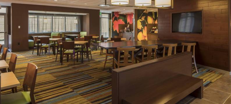 匹兹堡北部/麦卡镇Crossing万枫酒店及套房(Fairfield Inn & Suites Pittsburgh North/McCandless Crossing)图片