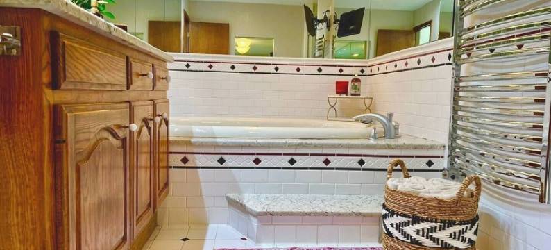 FREE LIMO Private pool, Jacuzzi 9 acres compound Sleeps 5 rooms 4 bath 26图片