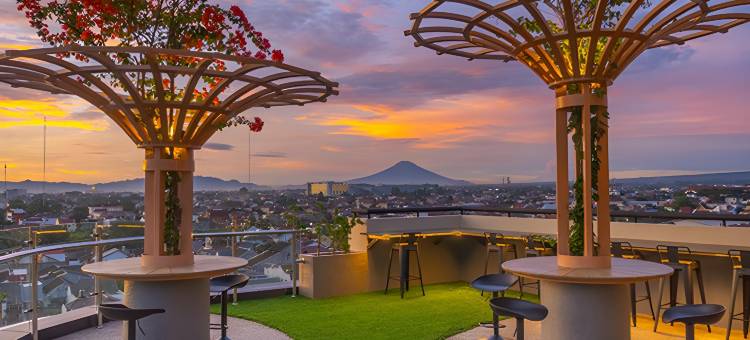 格兰德阿尔图兹酒店日惹(Grand Altuz Yogyakarta)图片
