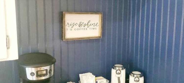 Fire Pit, Office, and Fully Stocked Kitchen - Spacious Family Haven图片