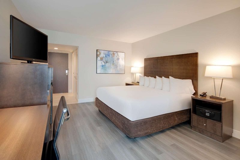 The Florida Hotel & Conference Center in the Florida MallOver view