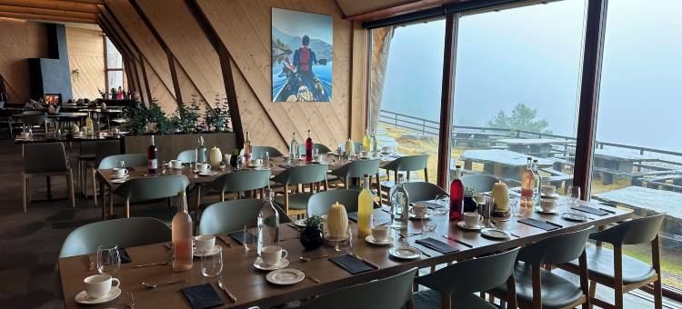 普雷克斯托伦基地营(Preikestolen Hotel & BaseCamp)图片