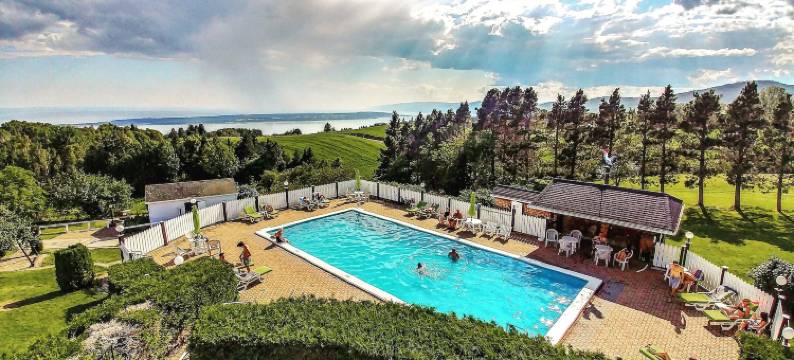 阿尔伯格诺斯艾克斯旅馆(Auberge de Nos Aieux)图片