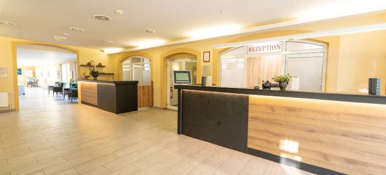 伯恩斯坦艾凯米德度假村(Bernstein Acamed Resort)图片