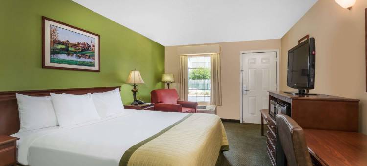 韦克罗斯温德姆呗盟酒店(Baymont by Wyndham Waycross)图片