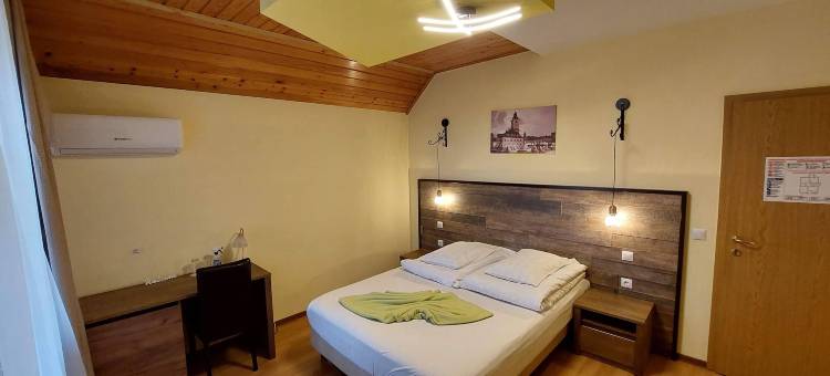 热恩尼翁旅馆(Pensiunea Riunione)图片