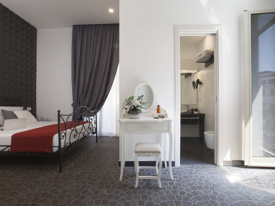 卡塔拉尼套房酒店