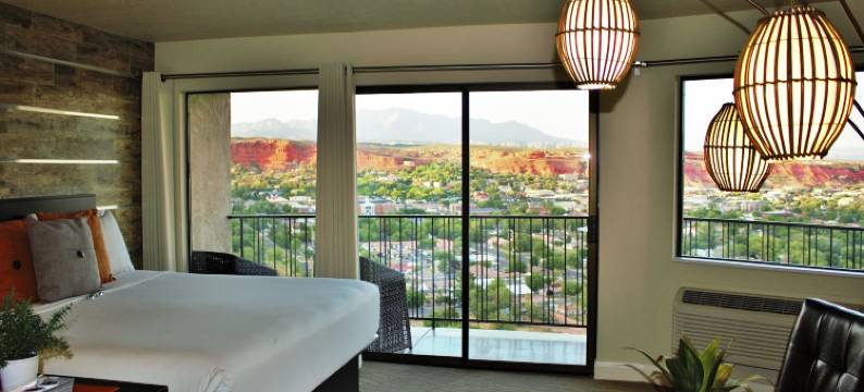 悬崖之上酒店(Inn on the Cliff)图片