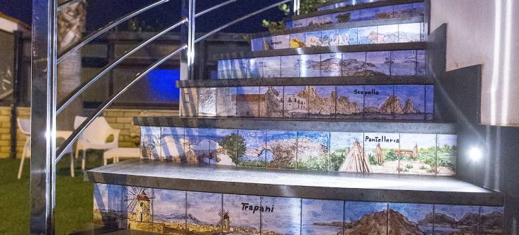 梦神怀抱家庭旅馆(Tra le Braccia di Morfeo)图片