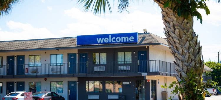 佛罗里达兰塔纳 6 号汽车旅馆(Motel 6 Lantana, FL)图片