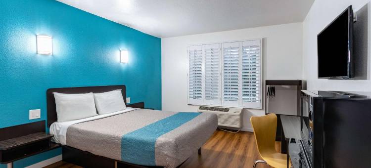 芳泉谷亨廷顿海滩区6号汽车旅馆(Motel 6 Fountain Valley, CA - Huntington Beach Area)图片