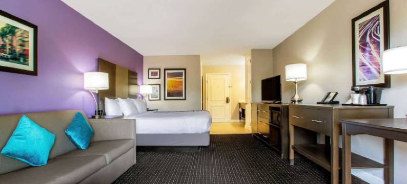 波莫纳拉昆塔温德姆酒店套房(La Quinta by Wyndham Pomona)图片