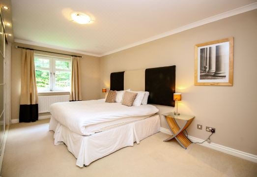 Turnberry Apartments Hotel Overview