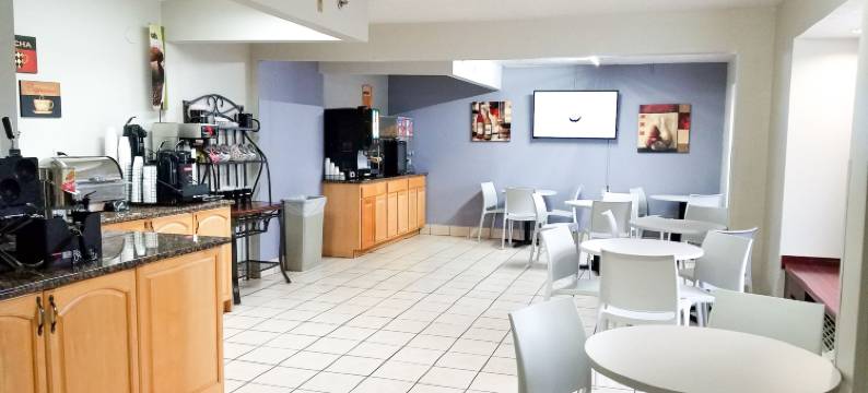 伦敦温德姆麦客达套房酒店(Microtel Inn & Suites by Wyndham London)图片