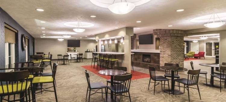 法戈医疗中心拉昆塔温德姆套房酒店(La Quinta Inn & Suites by Wyndham Fargo-Medical Center)图片