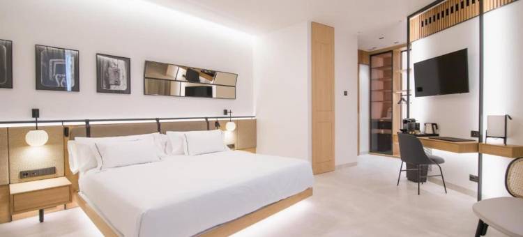 MYR塞拉诺斯门(Myr Puerta Serranos)图片